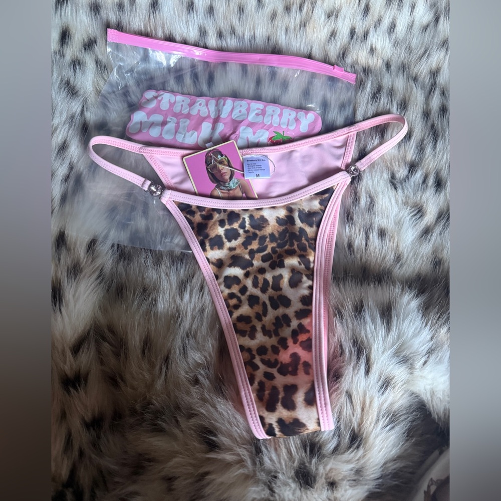 Strawberry milkmob cheetah dash bottoms